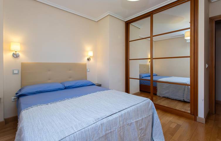 Entire holiday apartment, Cozy Beachside Apartment with Parking & WiFi in Miengo, Cantabrian Coast