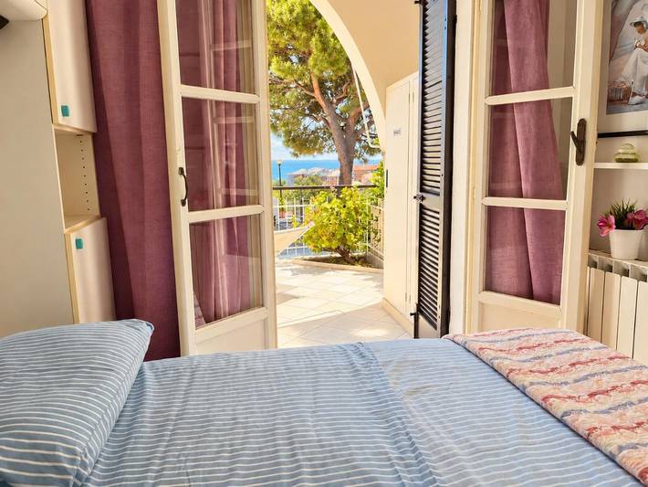 Appartamento per 4 persone, con Balcone e Terrazza nonché Giardino e Piscina a Ceriale