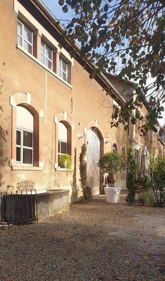 Studio with Garden View in Fontaines-Saint-Martin, Lyon et ses environs