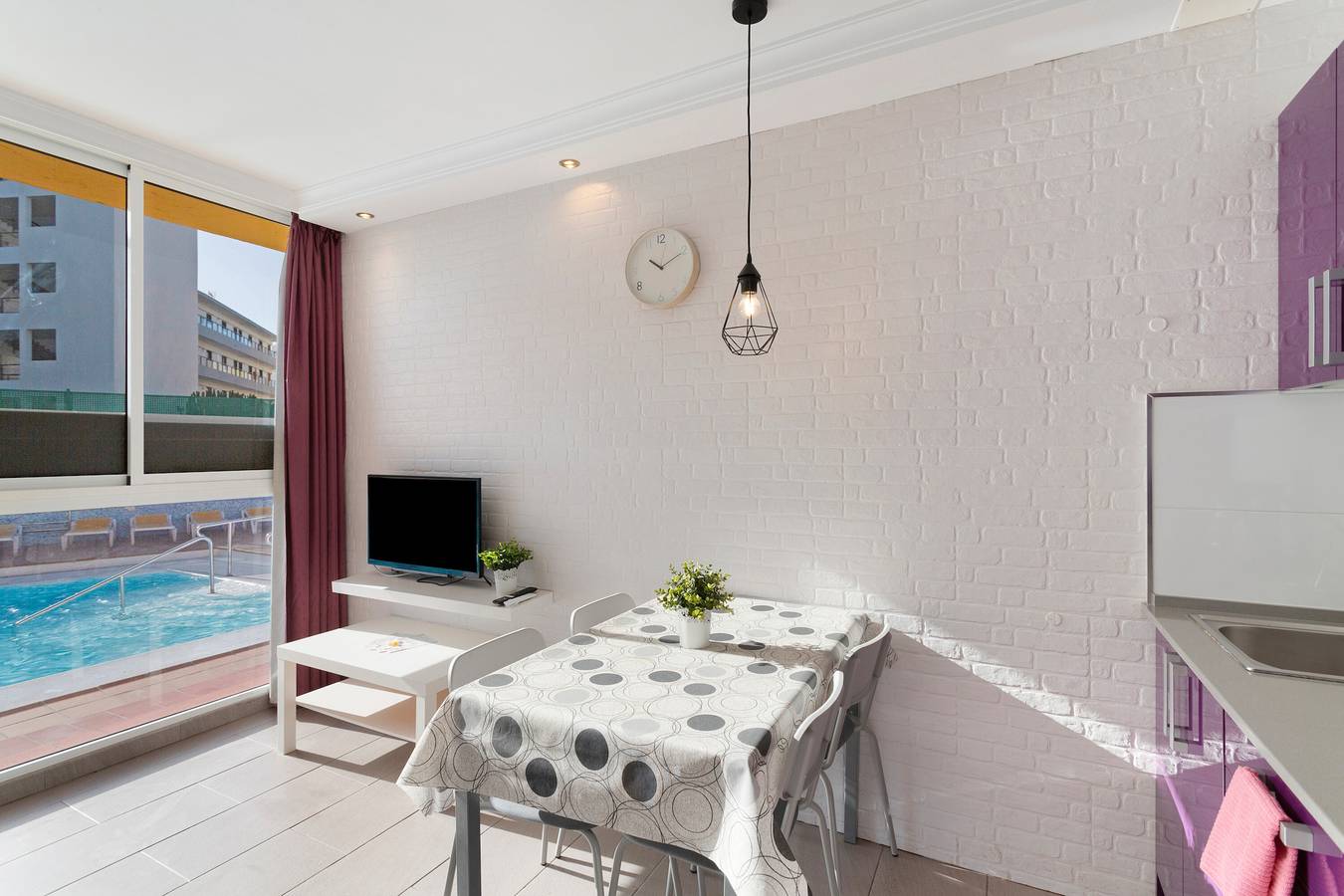 Geheel appartement, Vakantie 'Unit A' met gedeeld zwembad, gedeeld terras en Wi-Fi in Maspalomas, San Bartolomé de Tirajana