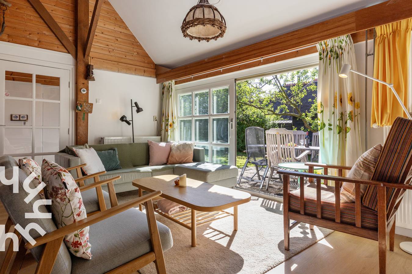 6 persons holiday home with enclosed garden by the water in Kalenberg in National Park Weerribben-Wieden