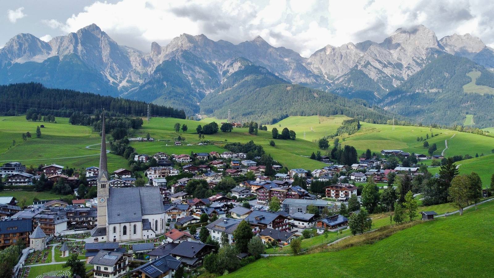 Ganze Wohnung, Maxls Stubn: Charmante Ferienwohnung mit einzigartiger "Räuberhöhle" für Kinder in Maria Alm am Steinernen Meer, Maria Alm
