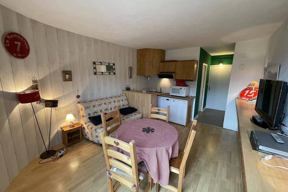 Entire apartment, Cozy studio 4 ppl at slopes' foot in Le Lioran, Laveissière