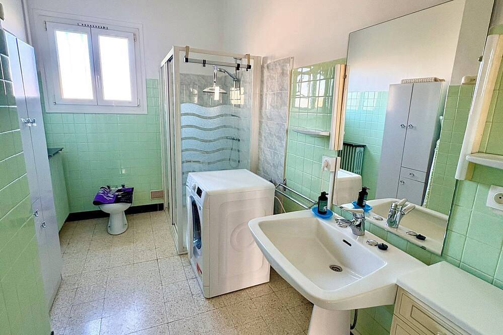 Entire apartment, Apartment with garage Le Boulou for cures or vacationers. sleeps 6 in Le Boulou, Céret region