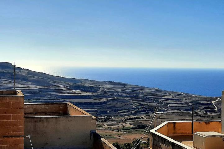 Vacation rental for 8 people, with balcony, with pets in Malta