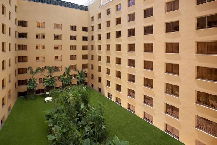 Hôtel pour 3 personnes, avec piscine ainsi que balcon et jacuzzi dans Casino Ruhl - 2