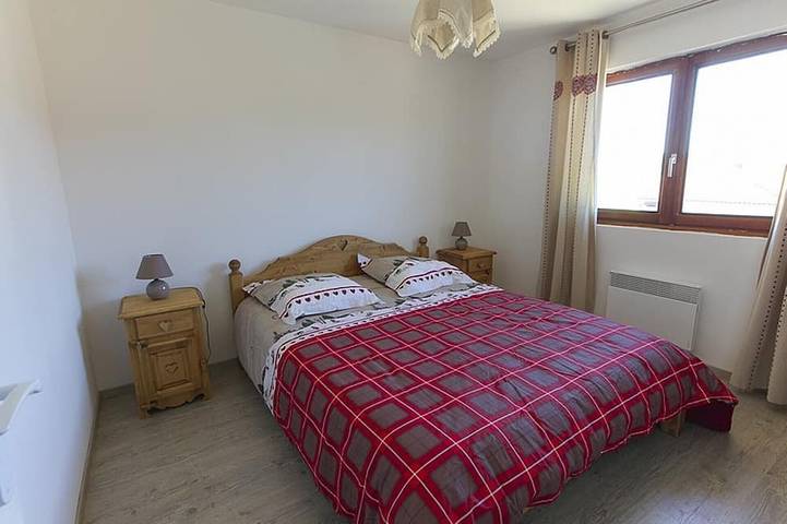 Gîte pour 7 personnes, avec balcon ainsi que jardin et piscine à Les Moussières - 4