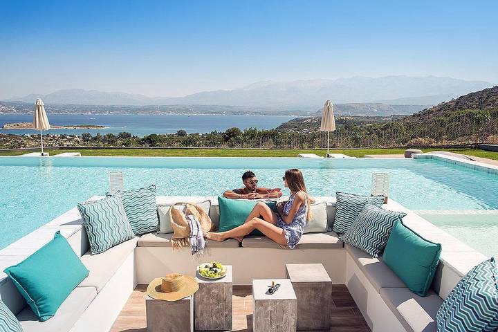 Villa für 9 Personen, mit Balkon/Terrasse und Pool - 1