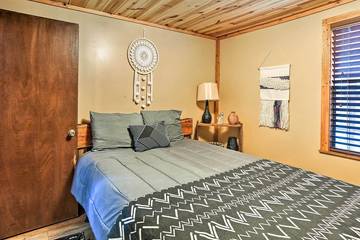 Log Cabin for 6 Guests in Broken Bow, Broken Bow Lake, Picture 2