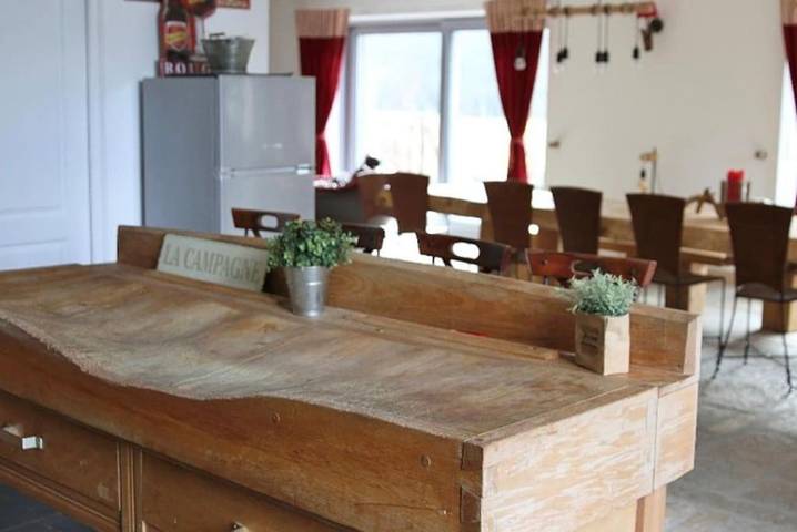 Location de vacances pour 15 personnes, avec piscine ainsi que jardin et jacuzzi, animaux acceptés à Les Hautes-Rivières - 4