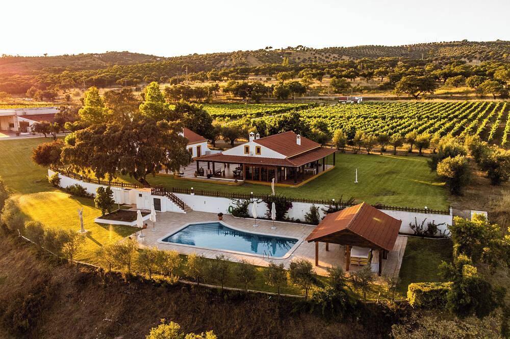 Monte Da Raposinha Wine Tourism, Montargil in Montargil, Distrito de Portalegre