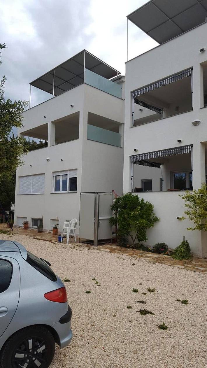 Gîte pour 3 personnes, avec jardin ainsi que vue sur le lac et vue à Zaboric - 3