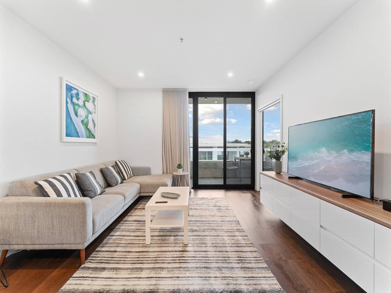 Ganze Wohnung, Perfekte Lage, 1 Schlafzimmer, Balkon, Grill und Parkplatz in Kingston (Canberra), Kingston