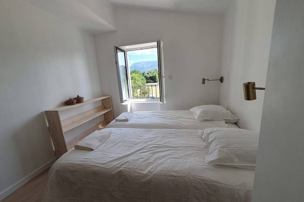 Le Satelas, charming gîte in Dieulefit, Drôme provençale with exceptional view in Dieulefit, Región de Nyons
