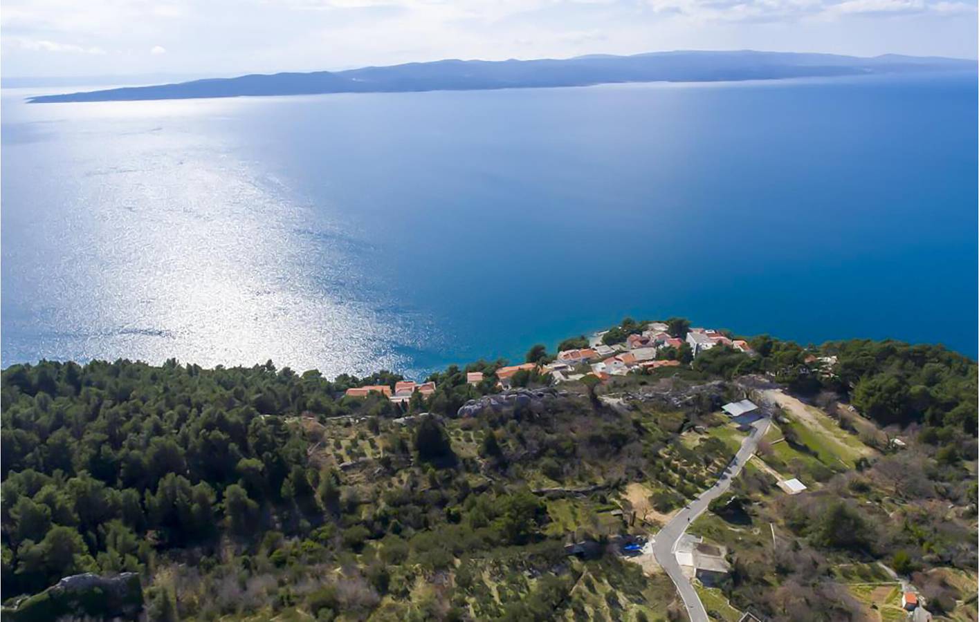 Ganze Ferienwohnung, Apartment mit Meerblick, Wifi, AC, Parkplatz und Terrasse - 2km zum Strand in Brela, Makarska Riviera