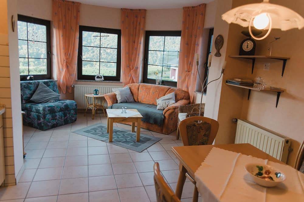 Ganze Wohnung, Wunderschöne Ferienwohnung mit Panoramablick in Ellenz-Poltersdorf, Cochem-Zell