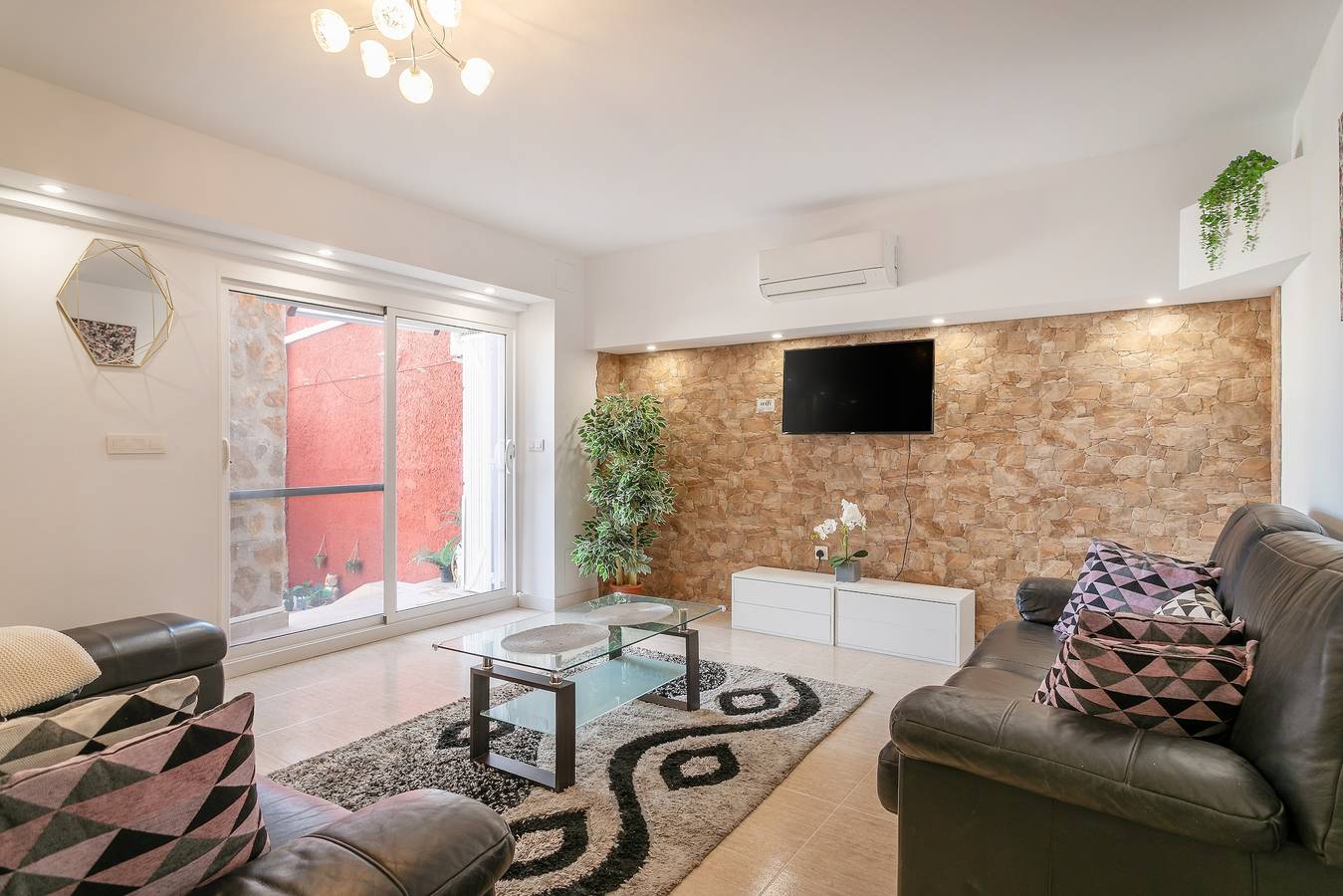 Casa Vacacional "Rr Villa" con Piscina, Terraza y Wi-Fi in Monte Cid, Monforte del Cid