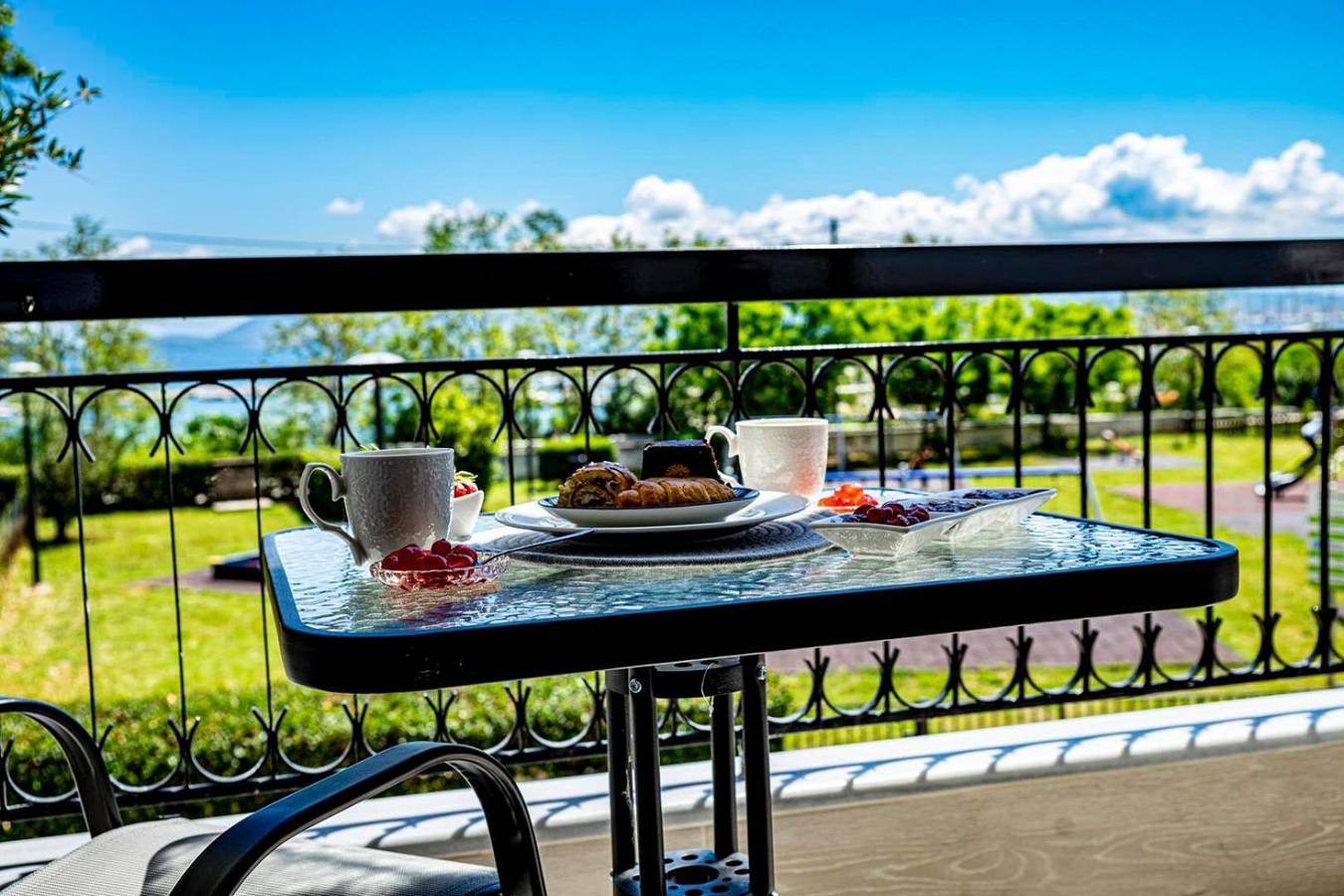 Ganze Wohnung, Ferienwohnung 'Cinderella's Nest' mit Meerblick, Wi-Fi und Klimaanlage in Preveza, Preveza Regionalbezirk