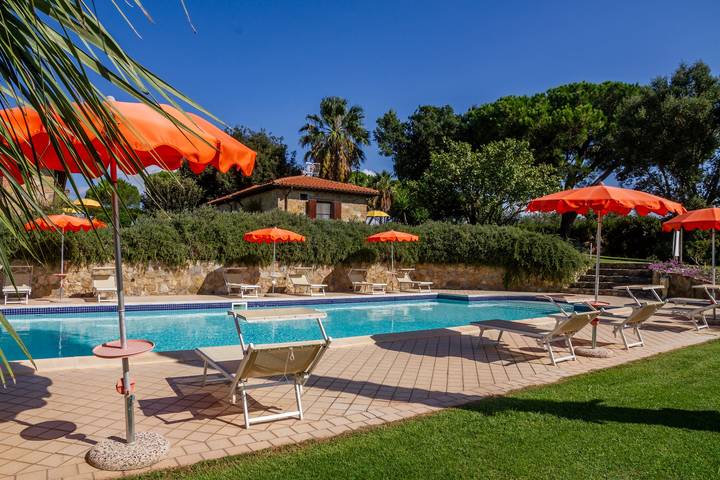 Appartamento intero, Appartamento 'Farfalla' con piscina condivisa, Wi-Fi e aria condizionata in Magliano in Toscana, Provincia di Grosseto