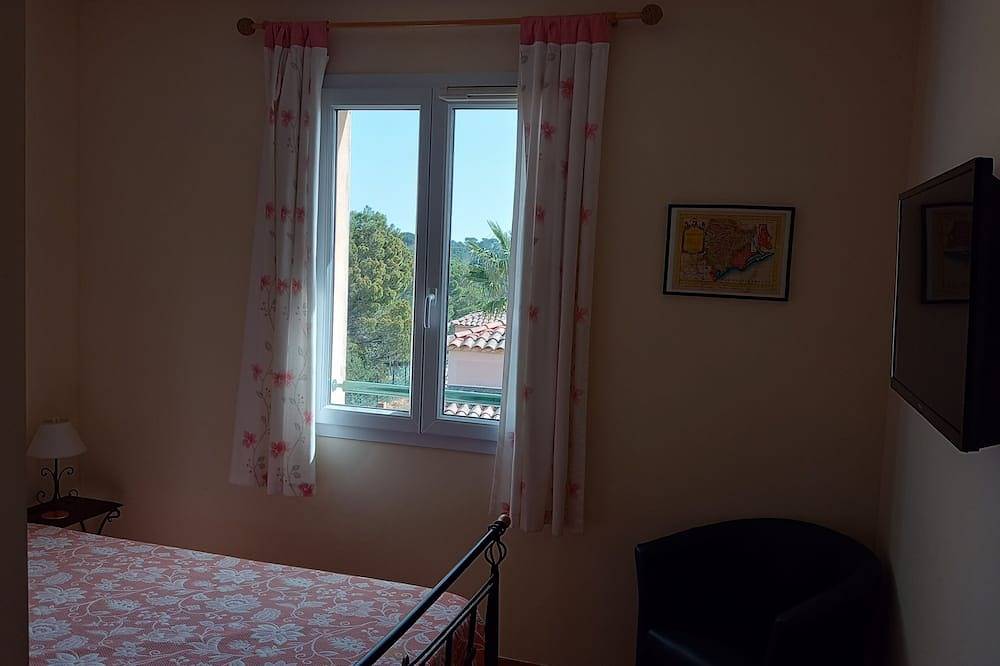 A luxurious detached villa in an exclusive residence with pool in Béziers, Côte d'Améthyste