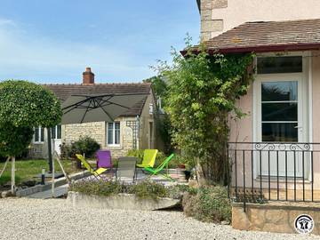 Gîte pour 10 personnes, avec jardin dans Saulon-la-Chapelle