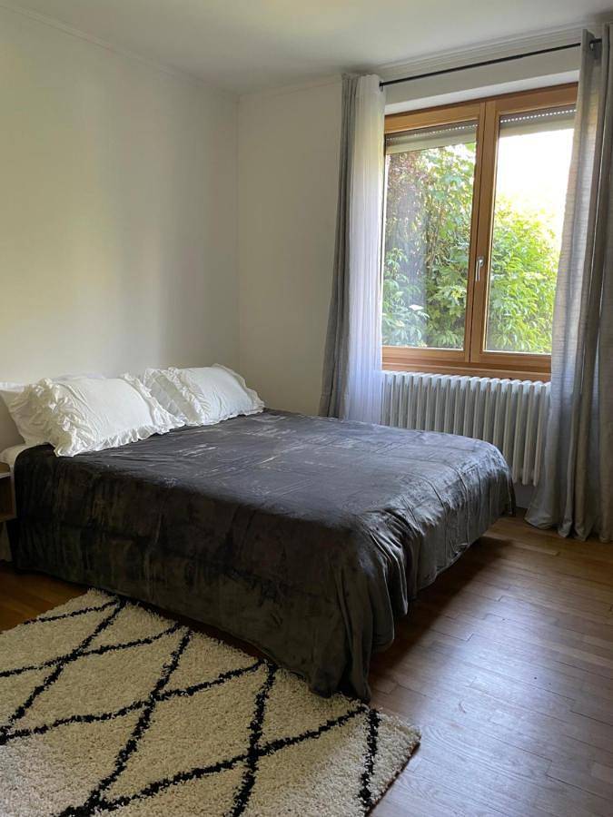 Chambre privée vue sur le jardin proche centre ville in Chaprais-Cras, Besançon