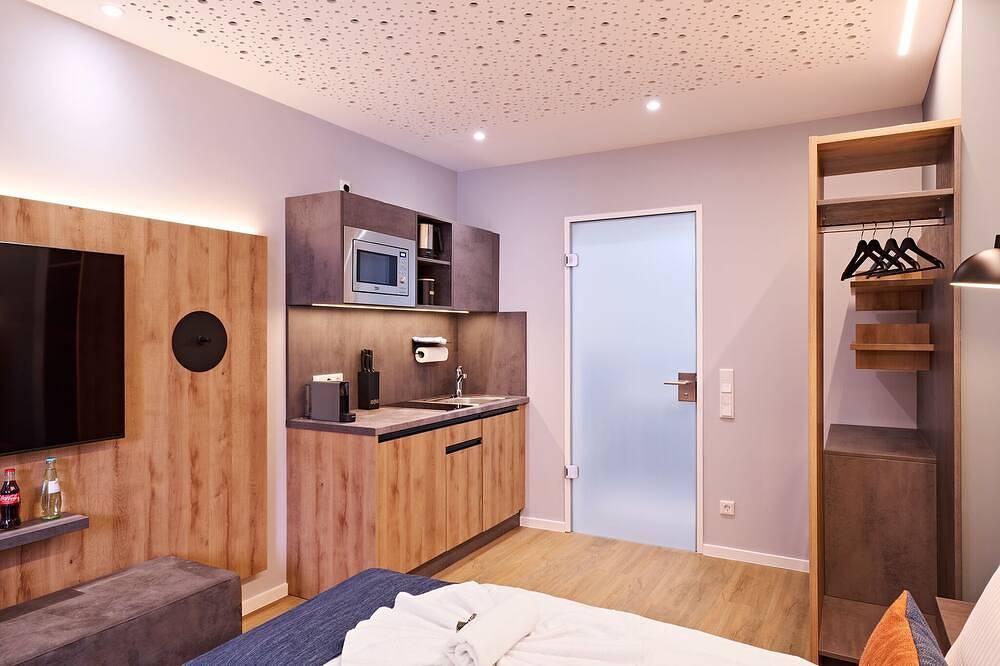 Apartamento entero, Estudio-Confortable-Baño privado externo in Núremberg, Frankenalb