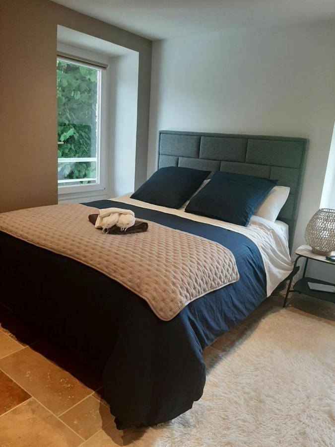 Maison d’hôte pour 2 personnes, avec Jacuzzi et Terrasse ainsi que Jardin et Piscine
