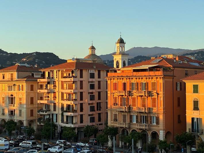 Entire apartment, Sea & Center - Chiavari Apartment with Sea View, Near Center and Station, Fast Wi-Fi in Chiavari, Riviera di Levante