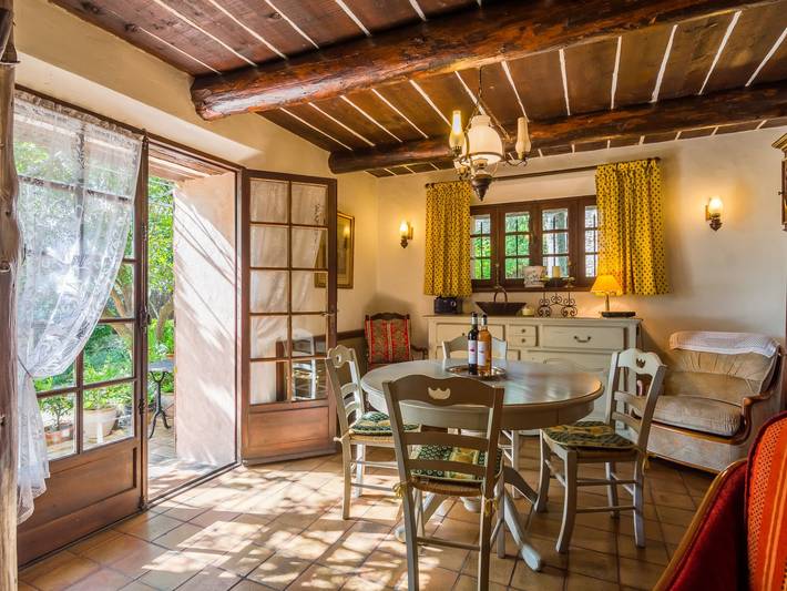 Location de vacances pour 8 personnes, avec piscine et terrasse, animaux acceptés à Seillans - 2