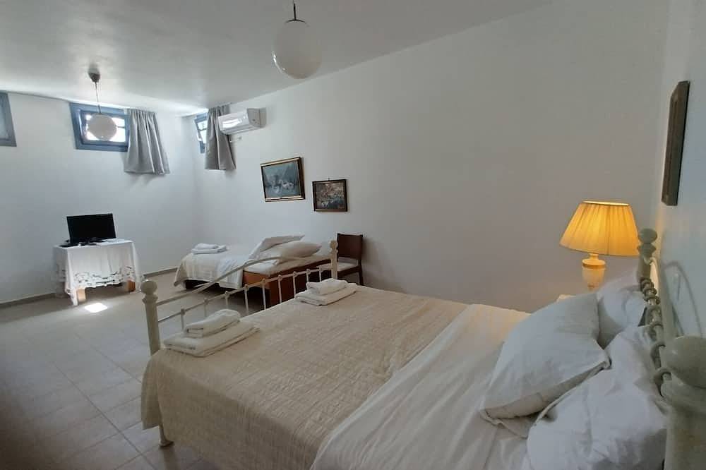 Parasporos Paradise Villa, rustige luxe villa, prive zwembad, lopen naar het strand in Parasporos, Paros