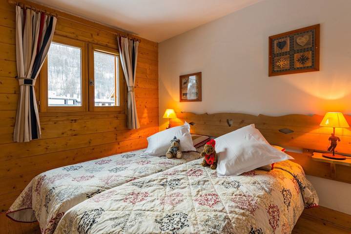 Gîte pour 6 personnes, avec piscine ainsi que sauna et terrasse à Saint-Chaffrey - 4