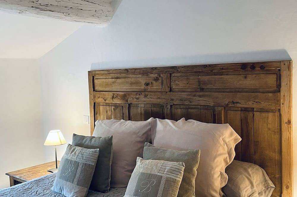 Domaine La Parpaille - The Maison Sous l'Amandier in Cucuron, Parc naturel régional du Luberon