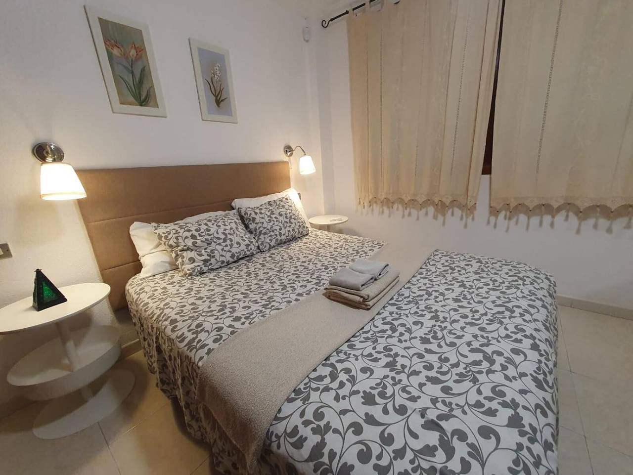 Apartamento entero, Apartamento vacacional 'Alquilaencanarias-medano Tío' con Wi-Fi in Playa el Médano, Granadilla de Abona
