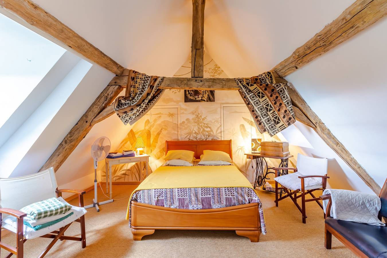 La Maison des Deux Cantous – Exotic Guest Rooms in Saint-Jory-las-Bloux, Périgord Vert