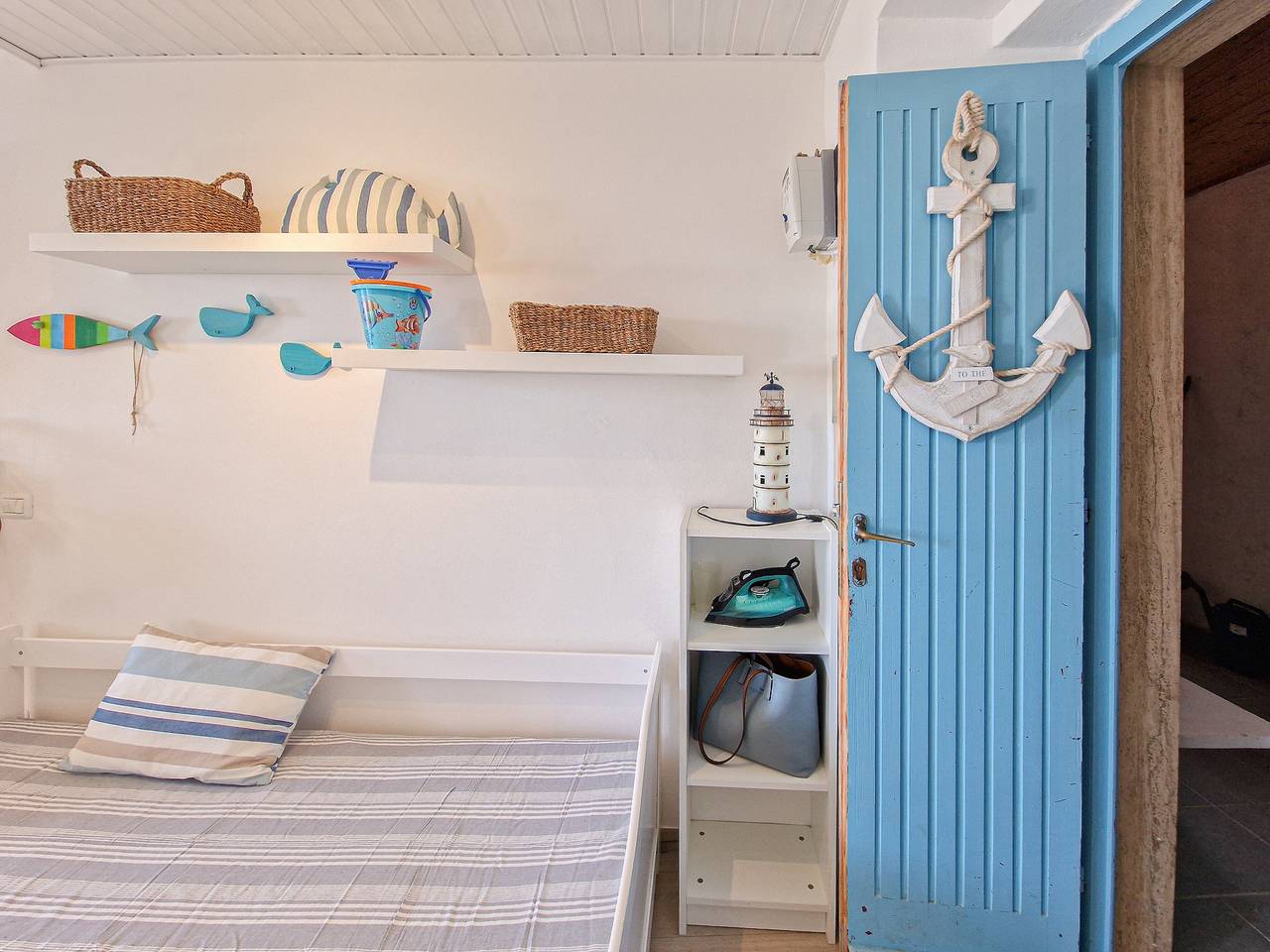 Hel studio-lejlighed, 'Loft Azzurro Centro Storico' Studio with Air Conditioning in Rio Marina, Elba