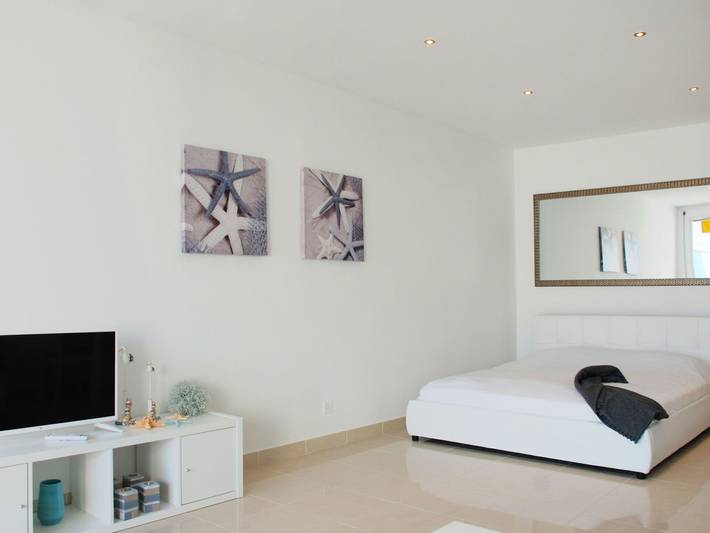 Holiday apartment for 2 people, with pool and lake view as well as garden - 1