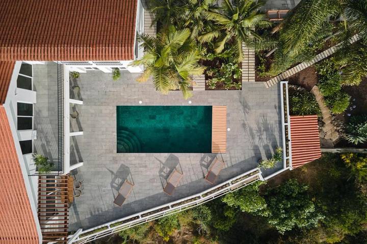 Chalet para 14 personas, con jardín y vistas además de sauna y piscina, Se admiten mascotas en Valle de la Orotava