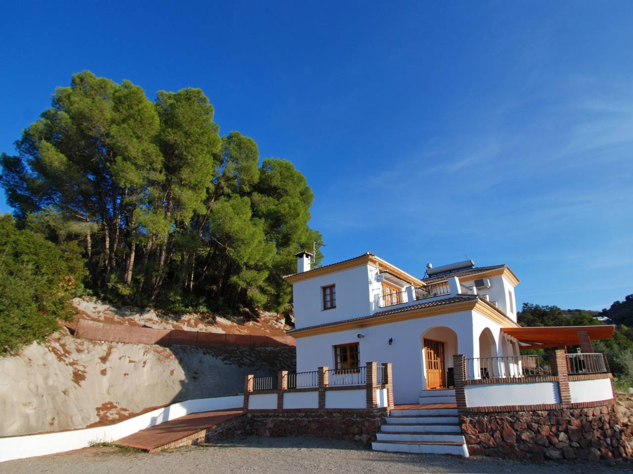 Villa Los Pinos, Beheizter Pool, Wifi, Ac, Bbq in Comares, Provincia de Málaga