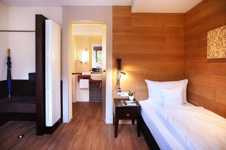 Hotel für 2 Personen, mit Balkon und Terrasse sowie Garten und Sauna in Eitorf - 2