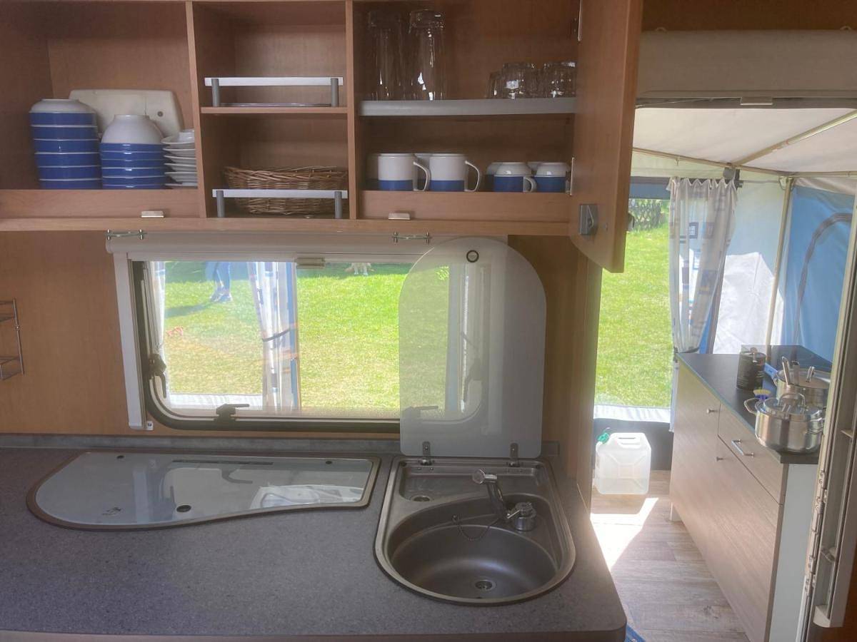 Mietwohnwagen S1 am Flussufer in Wienhausen, Landkreis Celle