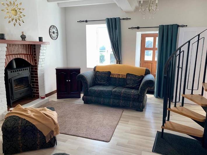 Location de vacances pour 2 personnes, avec terrasse et piscine ainsi que jardin et vue, animaux acceptés à Brecé