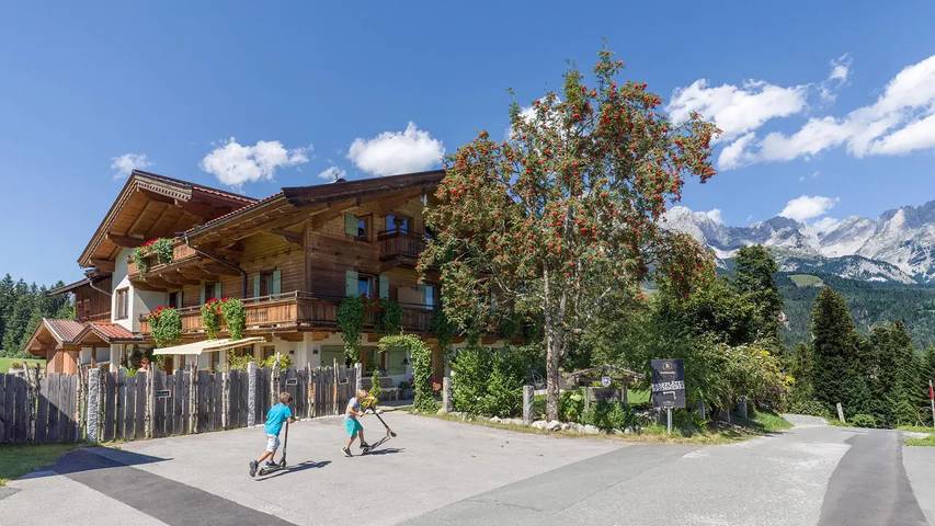 Ferienwohnung für 5 Personen, mit Garten und Balkon in Ellmau
