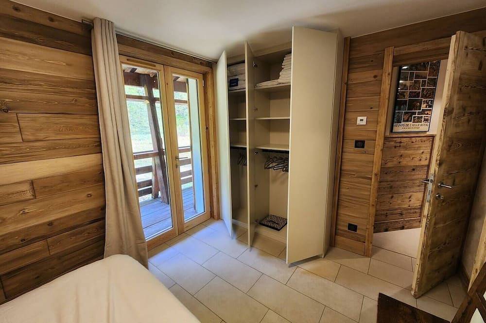 100% Renovated Family Chalet with view! in Arvieux, Queyras