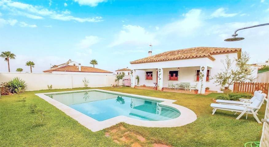 Casa rural para 6 personas, con Balcón y Terraza además de Jardín y Piscina en Montellano - 2