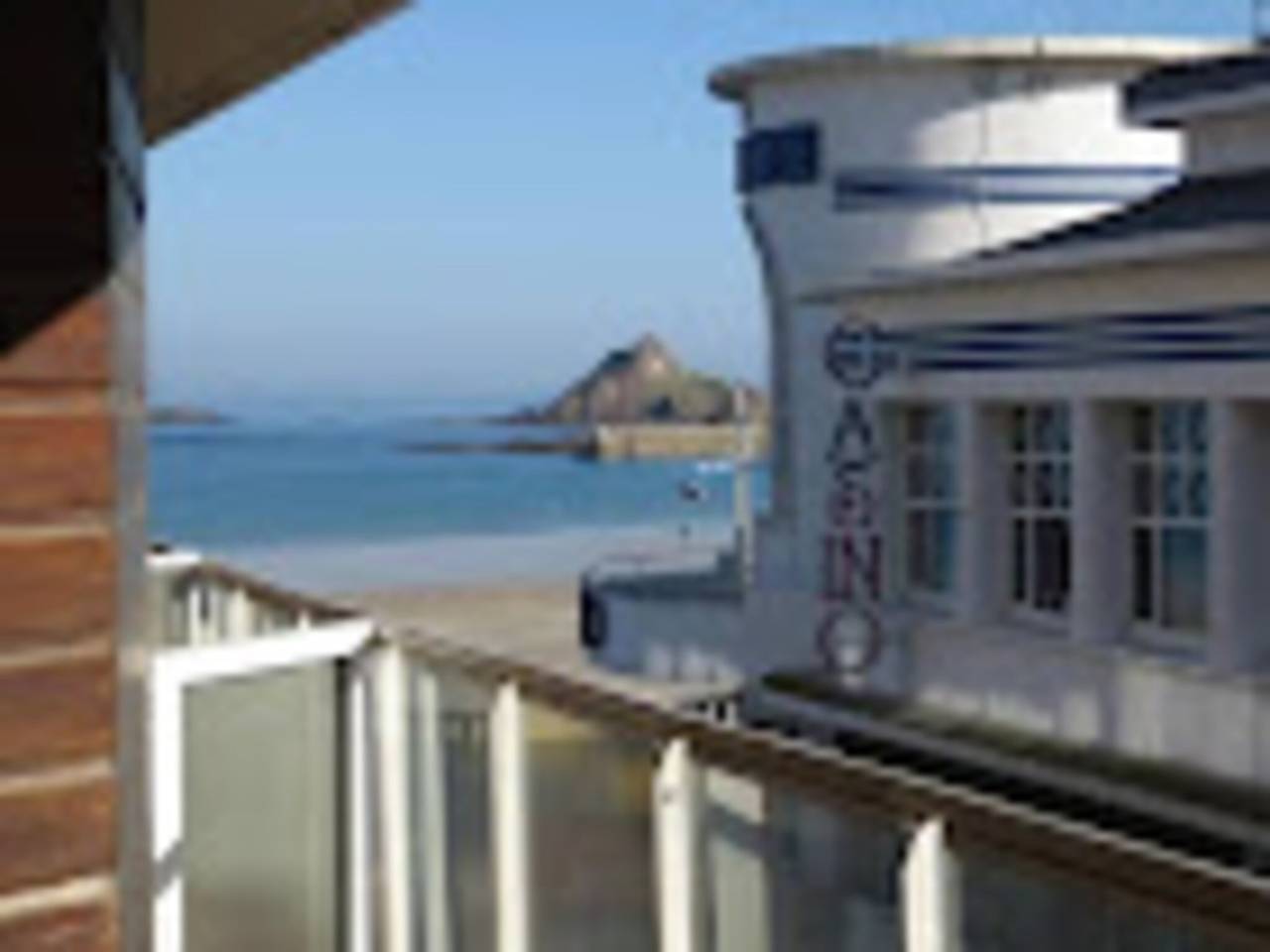 Appartement entier, Appartement à Dahouet avec vue sur le port in Dahouët, Pléneuf-Val-André