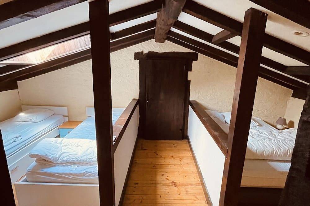 Maison de charme, gite avec piscine entre Dordogne et Saint-Émilion in Saint-Michel-de-Montaigne, Périgord Pourpre