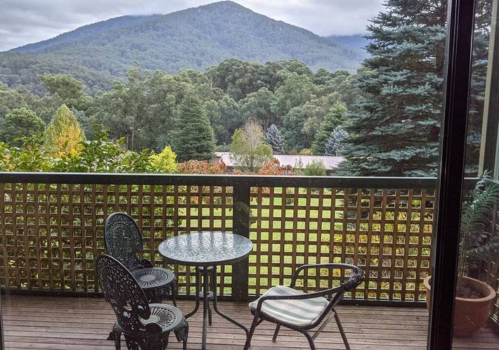 Cottage for 2 people, with balcony and hot tub in Victoria