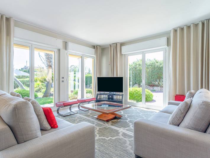 Ferienhaus für 8 Personen, mit Terrasse und Garten in Grimaud - 2