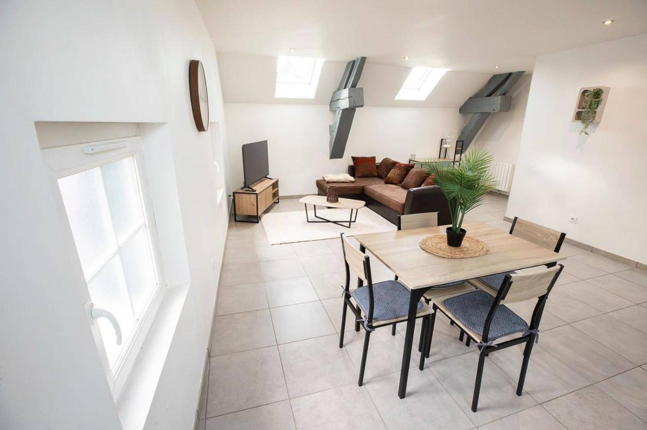 Appartement entier, Two-Bedroom Apartment in Bresles, Oise